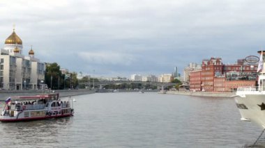 Sovyetler Birliği Moskova Nehri üzerinde gemi yelken