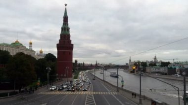 Moskova Kremlin quay, Araba, tekne, sonbahar 2015