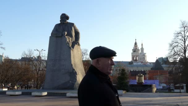 Пам'ятник Карла Маркса а в 2016 року в Москві — стокове відео