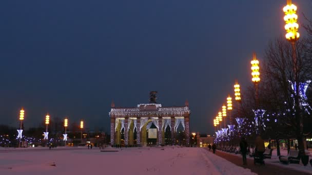 Exposición en Moscú en la noche de invierno — Vídeos de Stock