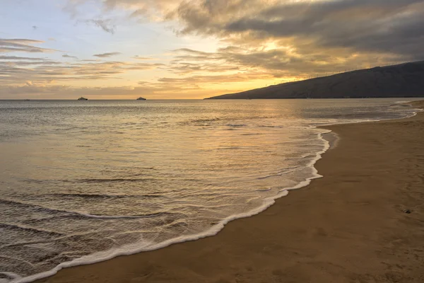 在日落时糖海滩夏威夷毛伊岛基黑 — 图库照片