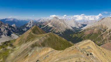Kanada Rocky Dağları Alp Ridge