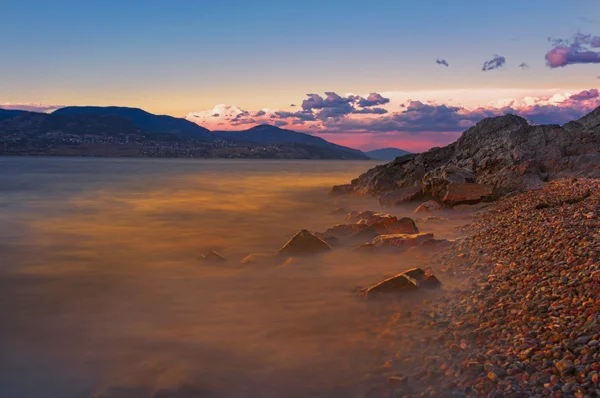 Okanagan Lake Sunset, Kelowna British Columbia Canadá — Fotografia de Stock