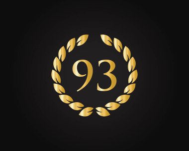 93 Yıllık Yüzük Logosu Şablonu. 93 Yıl Yıldönümü Logosu ve altın yüzük kara arka planda, doğum günü, yıldönümü ve şirket kutlamaları için izole edilmiş.