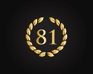 81 Yıllık Yüzük Logosu Şablonu. Kara arka planda, doğum günü, yıldönümü ve şirket kutlamaları için izole edilmiş altın yüzüklü 81 yıl dönümü logosu.