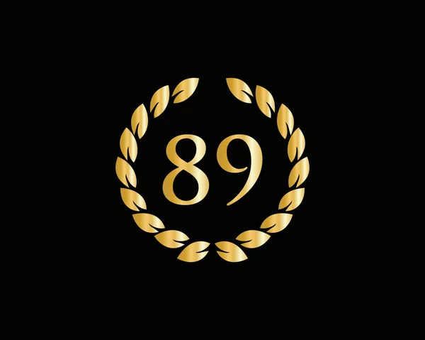 89周年記念リングロゴテンプレート 黒の背景に隔離された黄金のリングと89周年記念ロゴ 誕生日のための 記念日と会社のお祝い — ストックベクタ