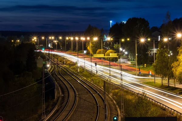 Gece raylar tarafından yol