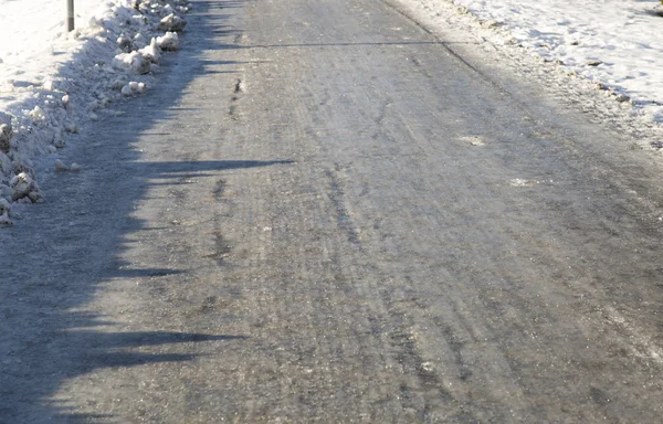 Eisige Straße im Winter — Stockfoto