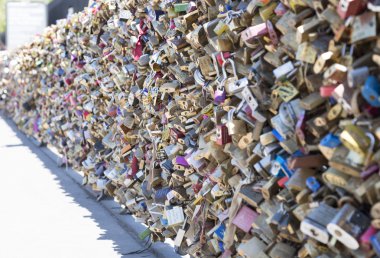 Paris, Fransa aşk kilitleri