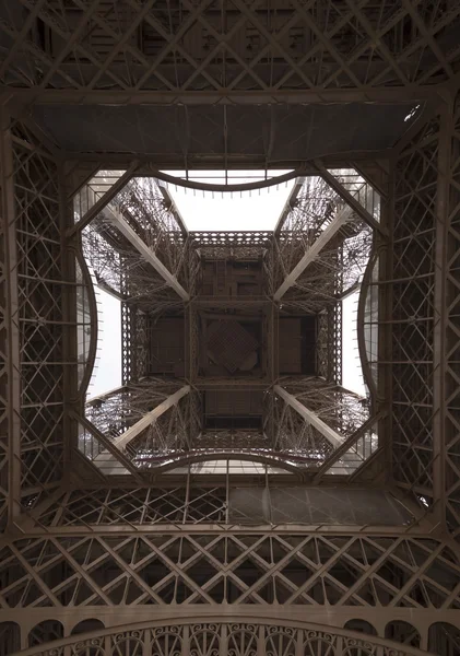 The Inside of the Eiffel Tower Paris, France — Stock Photo, Image