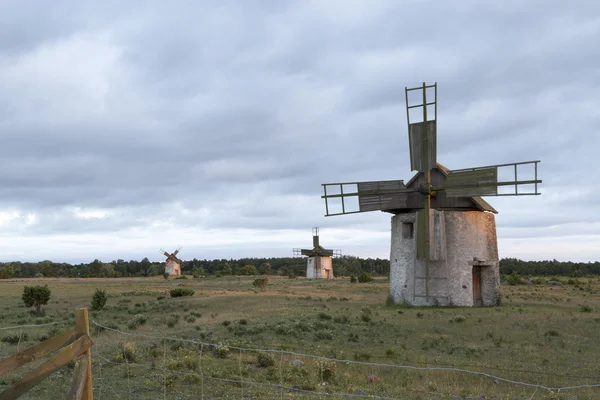 Mulini a vento in Campo a Gotland, Svezia — Foto Stock