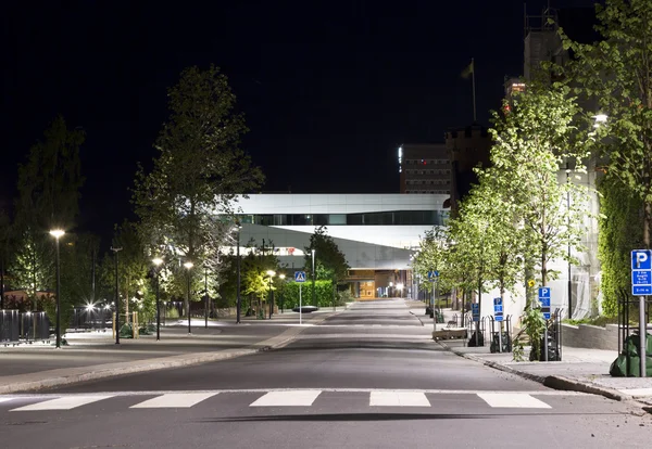 Gece şehir merkezinde Umea, İsveç