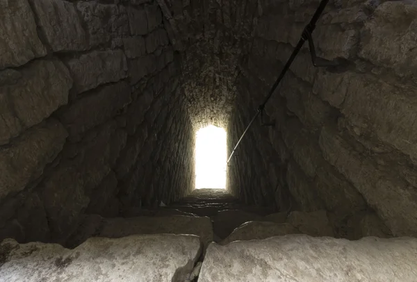 Escalera que conduce a la luz —  Fotos de Stock