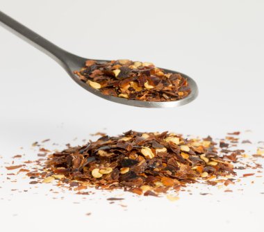 Çorba kaşığı kurutulmuş biber