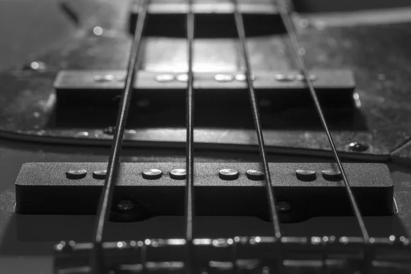 Captadores de guitarra baixo — Fotografia de Stock