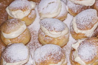 İsveçli Semla (Paskalya çöreği)