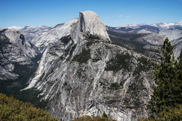 Niesamowity Widok Słynnej Doliny Yosemite Skałami Rzeką Piękny Słoneczny Dzień — Zdjęcie stockowe