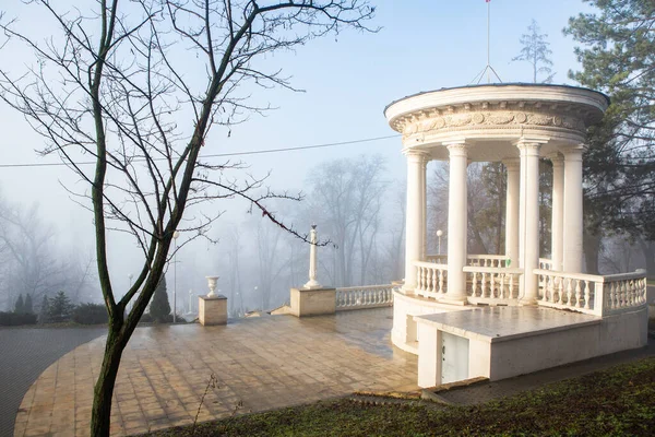 Piękny Mglisty Zimowy Poranek Kiszyniowie Mołdawia Mgła Mieście — Zdjęcie stockowe