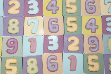 Rakamların geçmişi. Mali veri kavramı. Matematik. Sayılarla kusursuz desen. finansal kriz konsepti. İş başarısı.