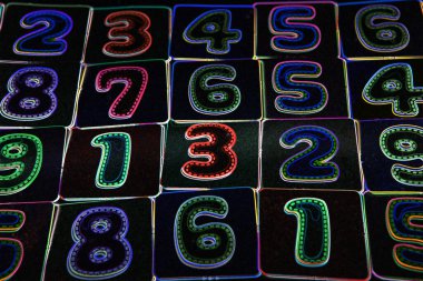 Rakamların geçmişi. Mali veri kavramı. Matematik. Sayılarla kusursuz desen. finansal kriz konsepti. İş başarısı.