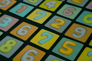 Rakamların geçmişi. Mali veri kavramı. Matematik. Sayılarla kusursuz desen. finansal kriz konsepti. İş başarısı.
