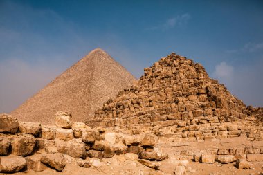 Ünlü Mısır Giza Piramitleri. Mısır 'da manzara. Çölde piramit. Afrika. Dünyanın Mucizesi