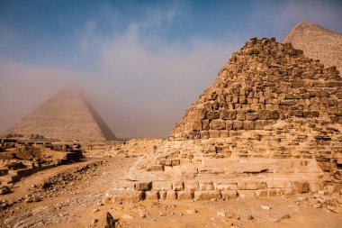 Ünlü Mısır Giza Piramitleri. Mısır 'da manzara. Çölde piramit. Afrika. Dünyanın Mucizesi