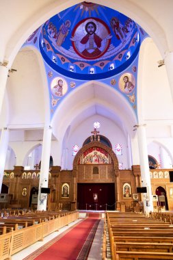 Mısır, Aswan 'daki Coptic Ortodoks Katedrali' nin içi. Hıristiyan Kilisesi 'nin içinde. Kutsal yer.