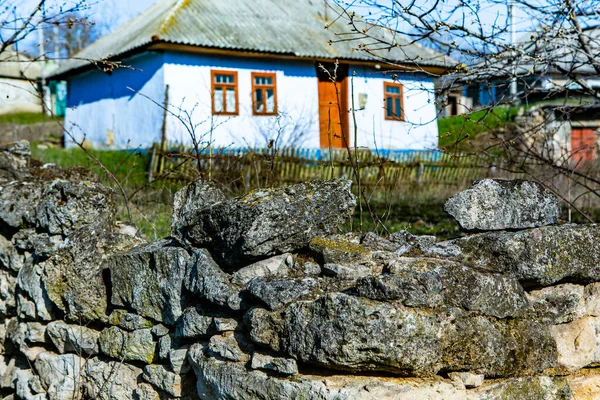 Ландшафт Старими Забутими Будинками Покинутими Десь Селах Молдови Покинутий Будинок — стокове фото