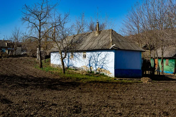 Paesaggio Con Vecchie Case Dimenticate Abbandonate Qualche Parte Nei Villaggi — Foto Stock