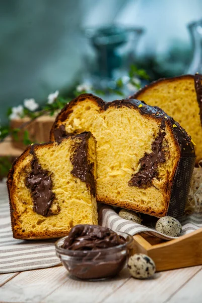 Panettone Włoski Rodzaj Słodkiego Chleba Świeżo Upieczony Słodki Pleciony Chleb — Zdjęcie stockowe