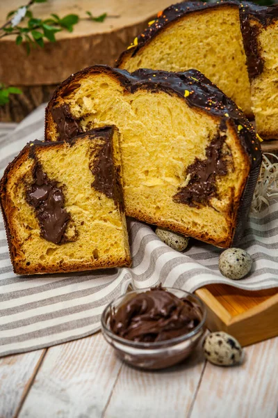 Panettone Est Pain Sucré Italien Pain Tressé Sucré Fraîchement Cuit — Photo