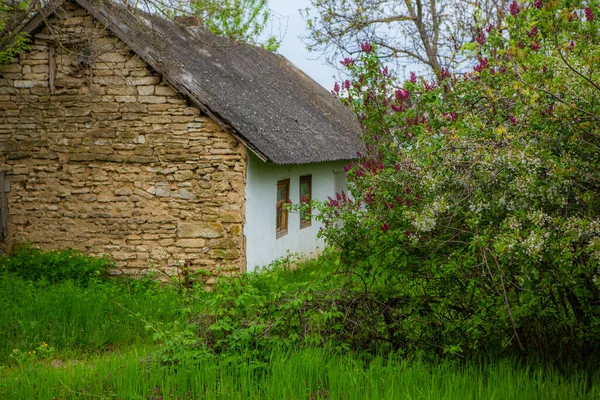 Landschaft Mit Alten Vergessenen Häusern Irgendwo Den Dörfern Moldawiens Verlassen — Stockfoto