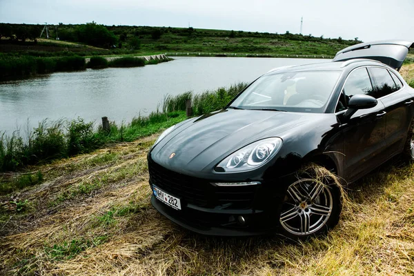 Chisinau Moldova Junio 2021 Porsche Macan Carreras Road Llenas Humor — Foto de Stock