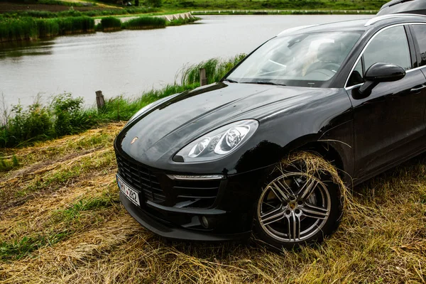 Chisinau Moldova Június 2021 Porsche Macan Road Versenyzés Tele Hangulattal — Stock Fotó