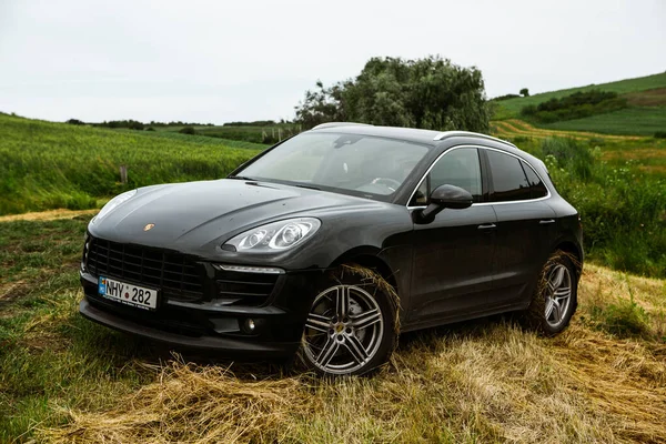 Chisinau Moldova Junio 2021 Porsche Macan Carreras Road Llenas Humor — Foto de Stock