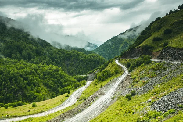 Una Hermosa Fotografía Paisaje Las Montañas Del Cáucaso Georgia —  Fotos de Stock
