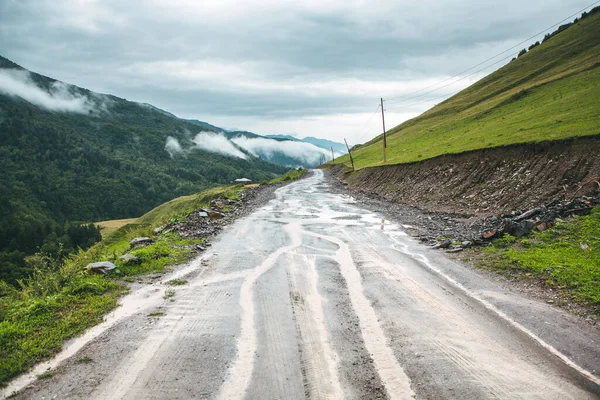 Una Hermosa Fotografía Paisaje Las Montañas Del Cáucaso Georgia —  Fotos de Stock