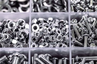 DIY, Bakım ve Geliştirme Projeleri için Pense, Cıvata, Çekiç, Makas ve Elektrik Bantlarını içeren Ev Yapılandırma ve Onarım Araçlarının Tamamı