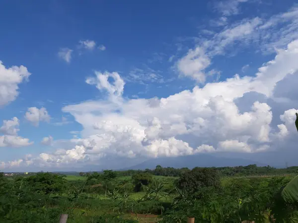 Awan Yang Indah Menyegarkan Pikiran — Fotografia de Stock