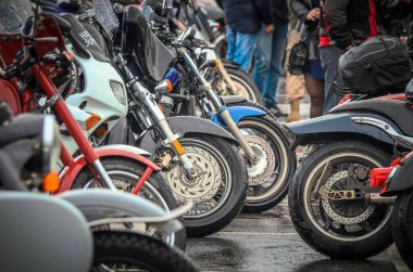 ULIYANOVSK, Rusya 15. - 10. 2016 yılı. Motoseason-2016 'nın kapanışı, Ulyanovsk, Akvamoll Zasviyazhie' nin önündeki meydanda. Yaşam biçimi