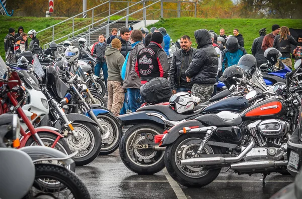 Uliyanovsk Rusland 2016 Motorrijders Sluiten Motoseason 2016 Ulyanovsk Het Plein — Stockfoto