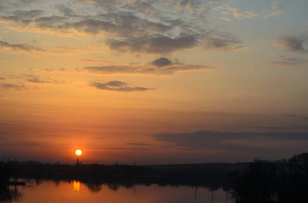 Schöner Blick Auf Den See Bei Sonnenuntergang — Stockfoto