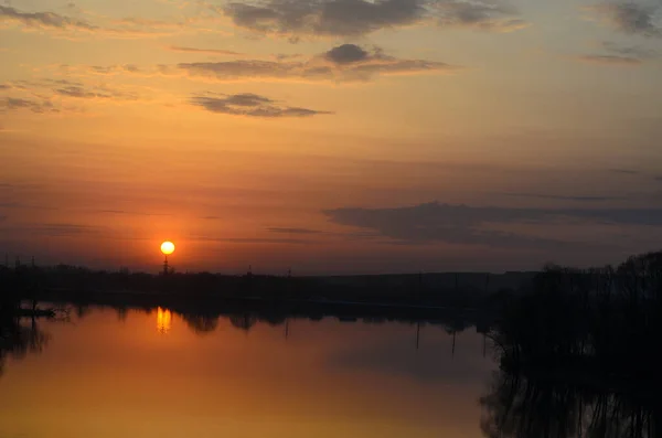 Schöner Blick Auf Den See Bei Sonnenuntergang — Stockfoto