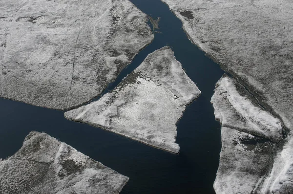 氷のブロックと美しい冬の湖 自然景観 — ストック写真