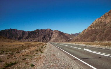         Altai dağlarına sonbahar gezisi