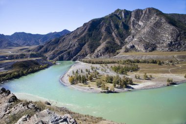         Altai dağlarına sonbahar gezisi, Katun nehri.