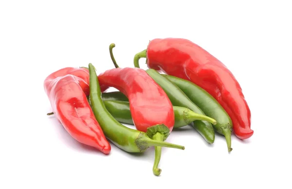 Chili peper op witte achtergrond — Stockfoto