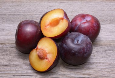 Tahta masada taze erikler.