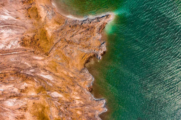 Vista Aérea Sobre Costa Rocosa Con Agua Agitación Turquesa —  Fotos de Stock